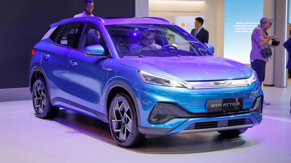 BYD- la-doi-thu-dang-gom-cua-Tesla-ve-san-xuat-xe-dien-1.jpg