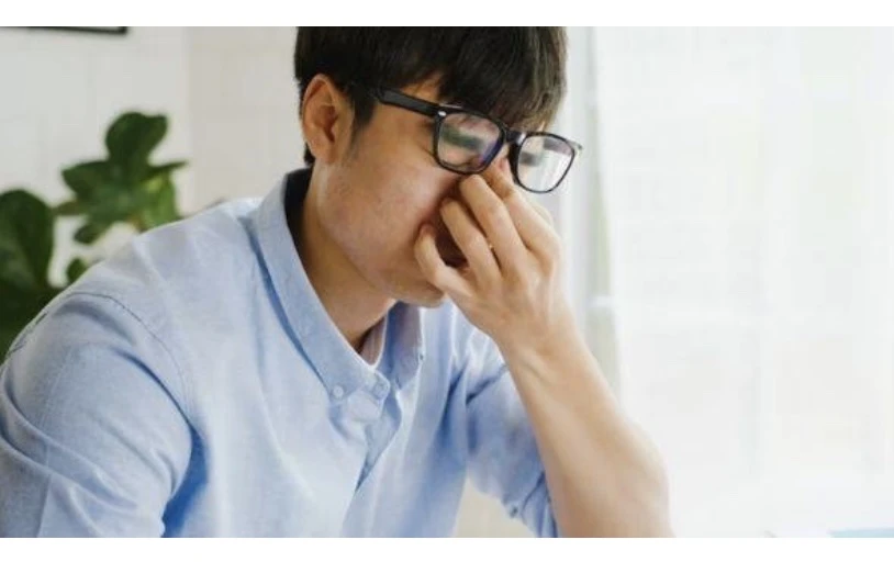 Tranh- 7- thoi- quen- xau- nay- vi-anh- huong -den-thị-luc-1.jpg