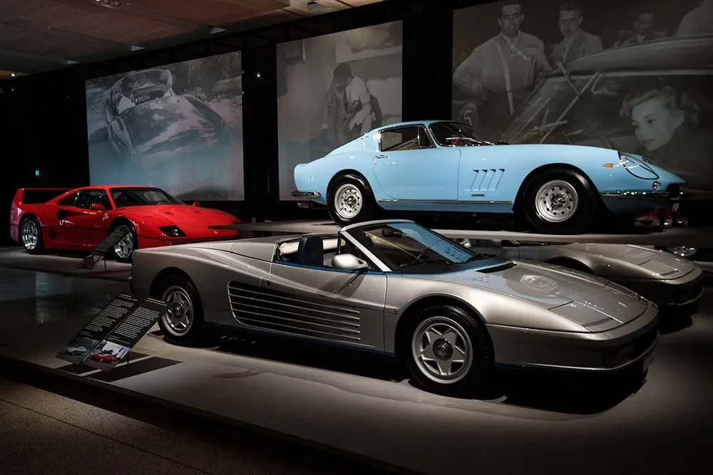 Ferrari Testarossa Spyder. Ảnh: Motorbiscuit. Chiem- nguong- 4 -chiec- xe- hiem -nhat- hanh- tinh -nam -2023.jpg