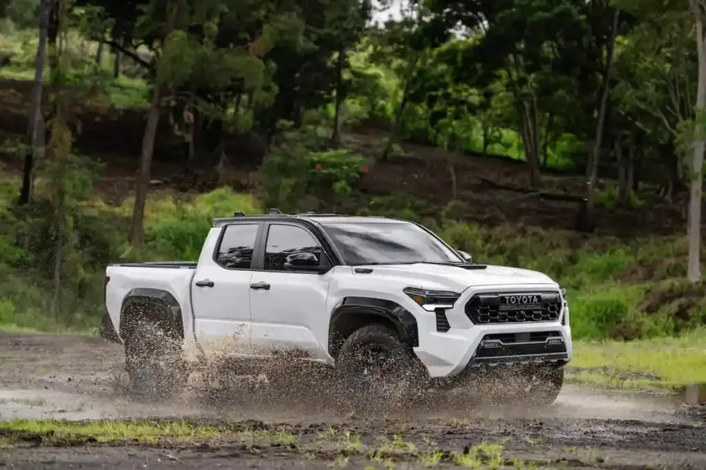 Toyota Tacoma hybrid 2024 có giá hơn 850 triệu đồng. Ảnh: Motorbiscuit. Tiet-kiem-chi-phi-voi-5-chiec-xe-ban-tai-hybrid-nam-2023-2024 Toyota Tacoma Hybrid.jpg