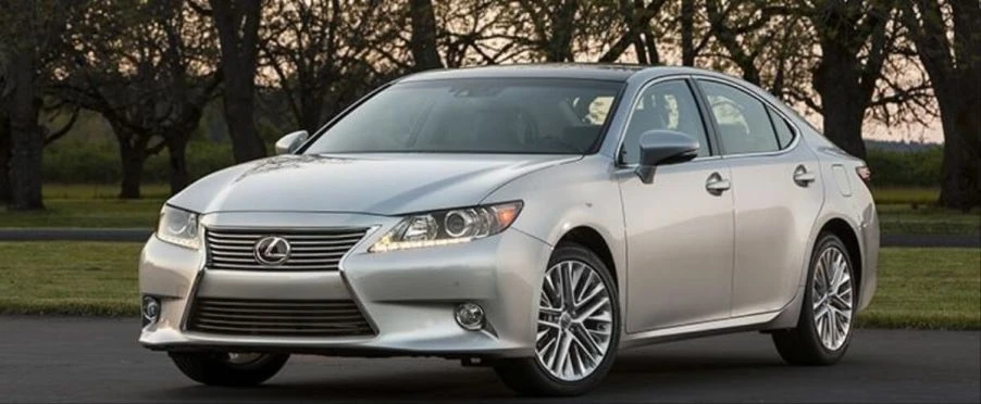 Top-5-mau-xe-sang-da-qua-su-dung-duoi-500-trieu-dong-Lexus ES 350 2015.jpg