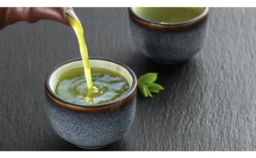 Các loại gia vị như bạch đậu khấu, quế và đinh hương có đặc tính kháng khuẩn và có thể giúp giảm các triệu chứng cảm lạnh. Ảnh: Boldsky. Mot-so-do-uong-nong-nay-giup-giam-cam-lanh-thong-thuong-masala.jpg