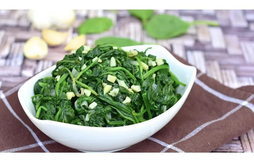 Thuc-pham-giup-tăng-cuong-mien-dich-va-suc-khoe-trong-mua-dong-rau-xanh-la.jpg