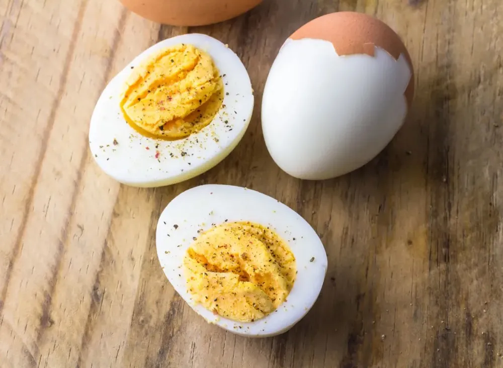Trứng giàu choline nhất và nó có liên quan gì đến sức khỏe não bộ. Ảnh: Shutterstock. Thuc- pham- tot- nhat- cho -suc- khoe -nao- bo- sau -tuoi- 50-trung.jpg
