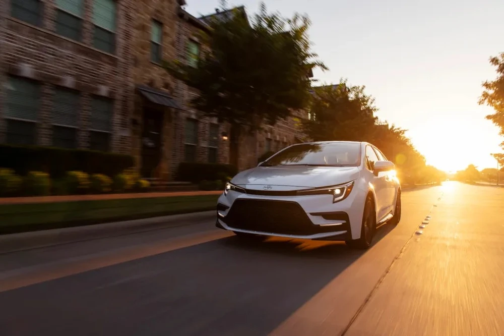 Toyota Corolla 2023. Ảnh: Motorbiscuit. 7- thach- thuc- cua -viec -so- huu -xe -hybrid-1.jpg