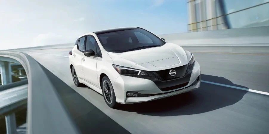 Chiếc Nissan Leaf 2024. Ảnh: Motorbiscuit. 7- thach- thuc- cua -viec -so- huu -xe -hybrid-3.jpg