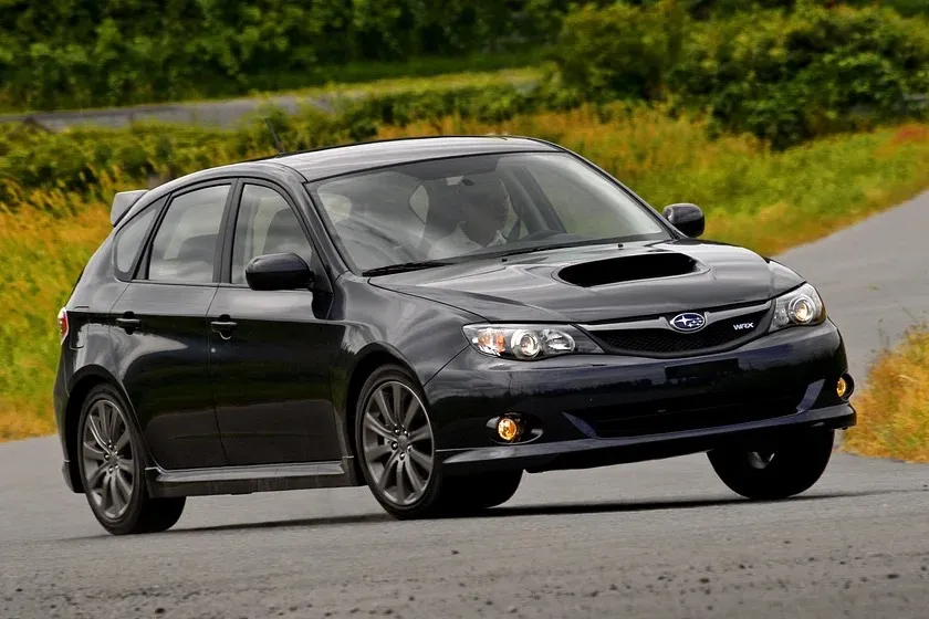 5- mau- hatchback- cuc -hot- voi- gia-duoi- 500 -trieu-dong-Subaru Impreza WRX & WRX STI.jpg