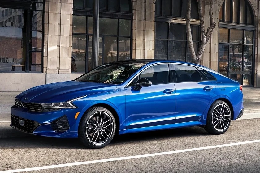 Mau-o-to-tot-nhat-nam-2024-voi-gia-duoi-750-trieu-dong-Kia K5 .jpg