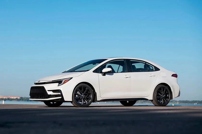 Mau-o-to-tot-nhat-nam-2024-voi-gia-duoi-750-trieu-dong-Toyota Corolla .jpg