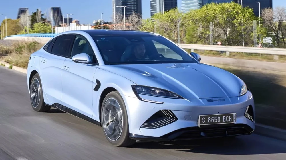 Xe -dien- Trung- Quoc-khien-cac-nha-san-xuat-o-to-phuong-tay-hang-mang.jpg