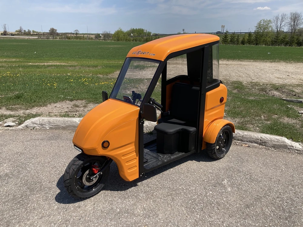 Gap -go-xe- ba- banh- chay-dien-trong-giong-nhu-oto-1.jpg