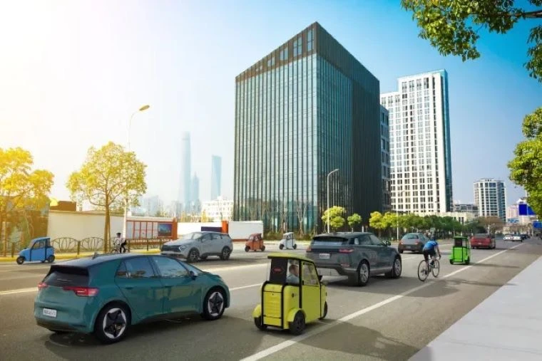 Gap -go-xe- ba- banh- chay-dien-trong-giong-nhu-oto-5.jpg