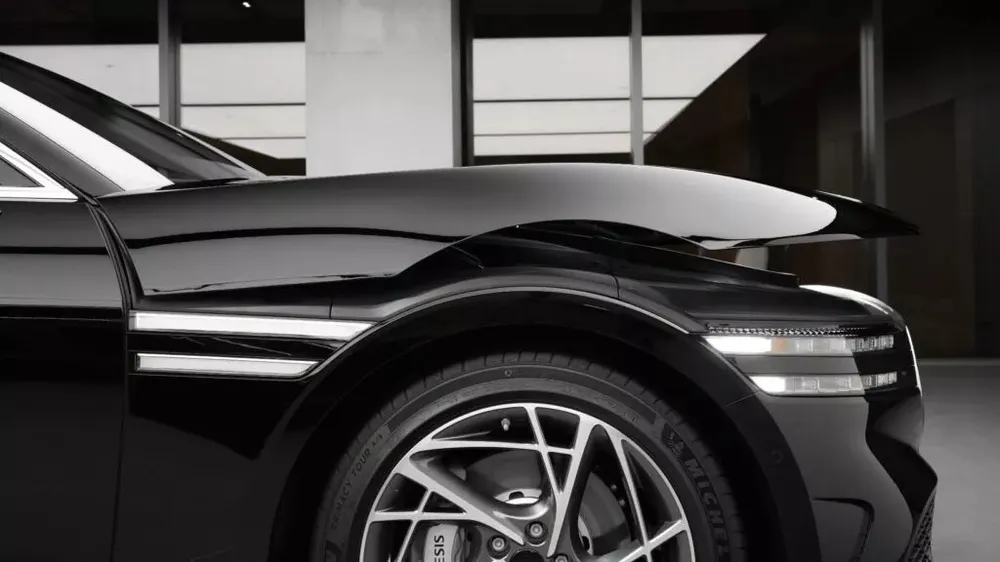 Doc-dao- Genesis -G90- co-mui- xe-vo-so-lon-nhat-the-gioi-1.jpg