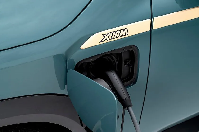 BMW-se-tra-lai-tien-cho-chu-so-huu-de-sac-xe-dien- trong-trong-gio-thap-diem-2.jpg