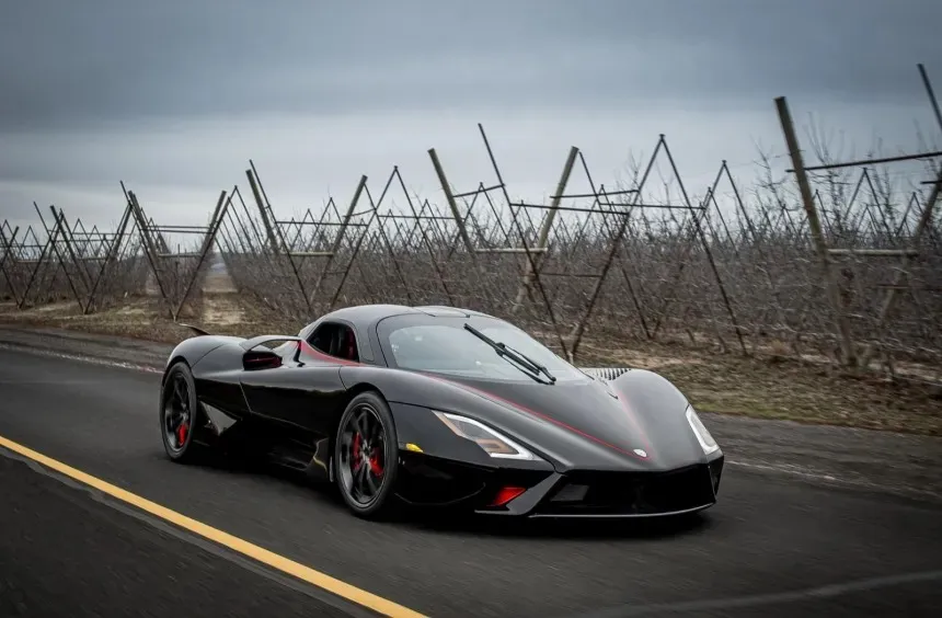 Top 5 siêu xe chạy bằng động cơ đốt trong mạnh mẽ nhất.jpg