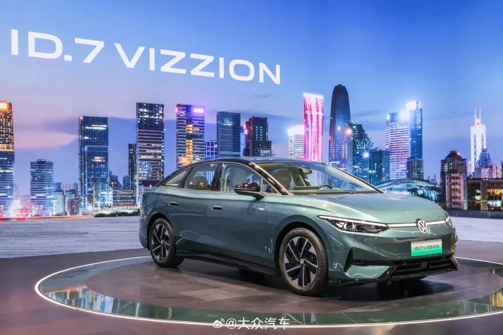 Volkswagen ID.7 ra mắt tại Trung Quốc với mức giá gần bằng một nửa ở Đức.jpg