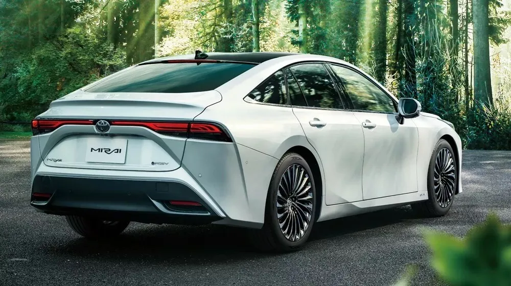 Toyota Mirai 2024 được nâng cấp nội thất và công nghệ mới liệu có về Việt Nam.jpg