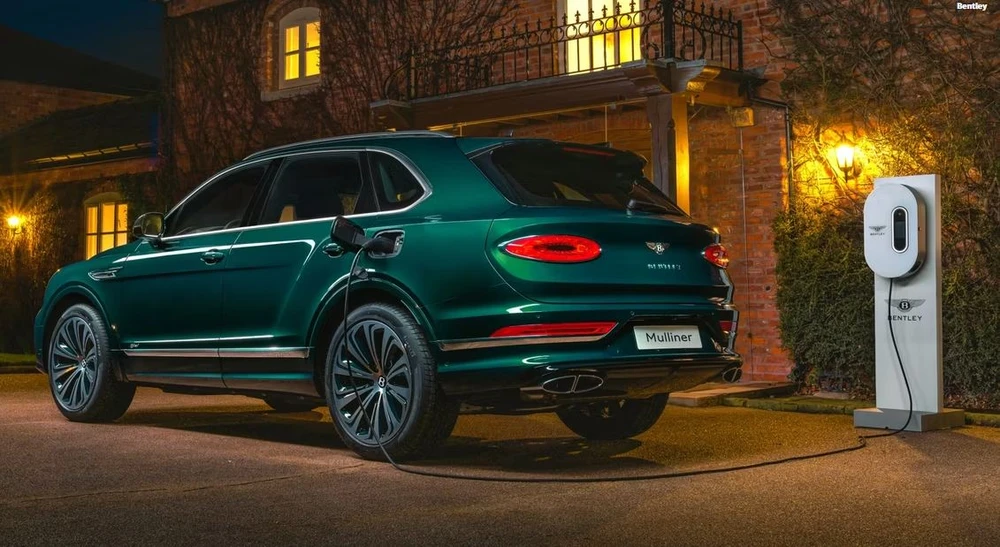 Ưu và nhược điểm sạc ô tô điện tại nhà so với sạc xe điện công cộng.jpg