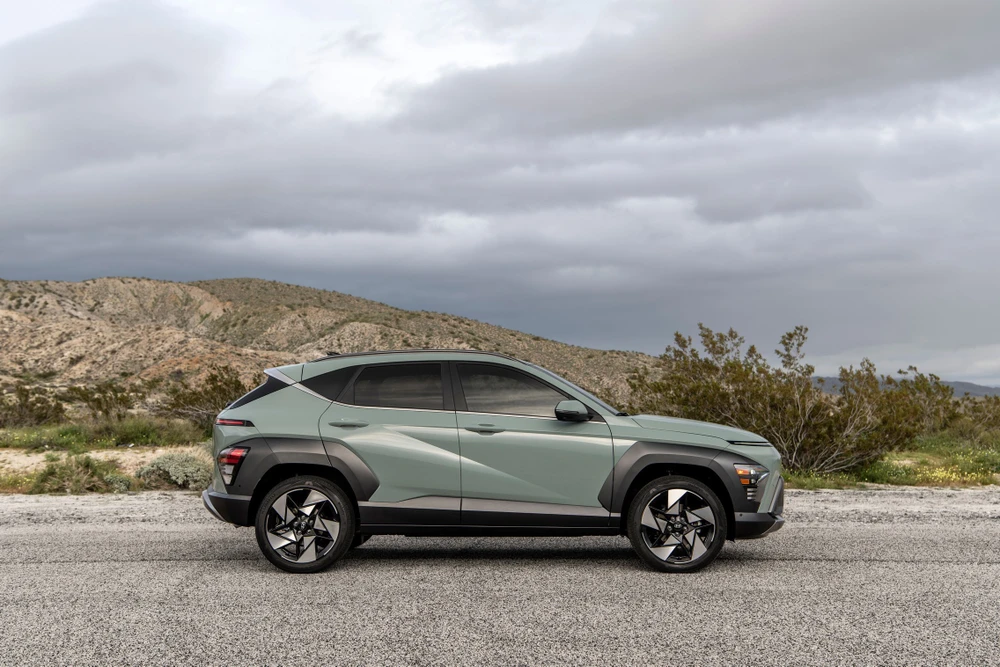 Hyundai Kona 2024 triệu hồi gần 11 ngàn xe có thể bốc cháy.jpg