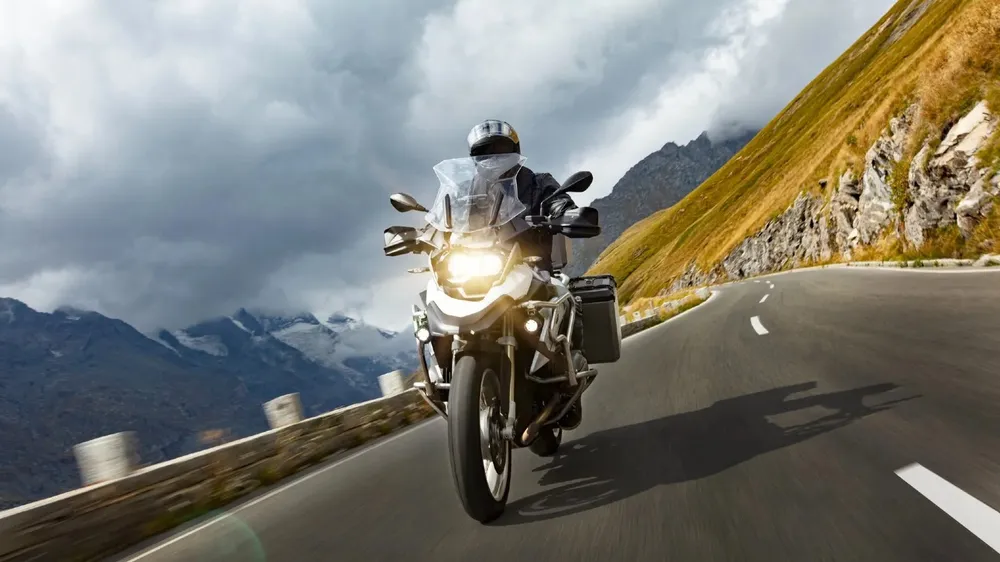 Mẹo bảo quản xe trong mùa đông không bị hư hại.jpg