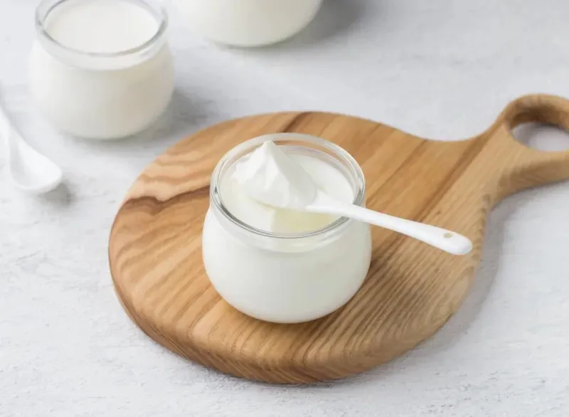 Sữa chua Hy Lạp thường được các chuyên gia dinh dưỡng khuyên dùng như một món ăn nhẹ giảm cân lý tưởng. Ảnh: Shutterstock. Đây là món ăn nhẹ tốt nhất để giảm cân và tăng cơ.jpg