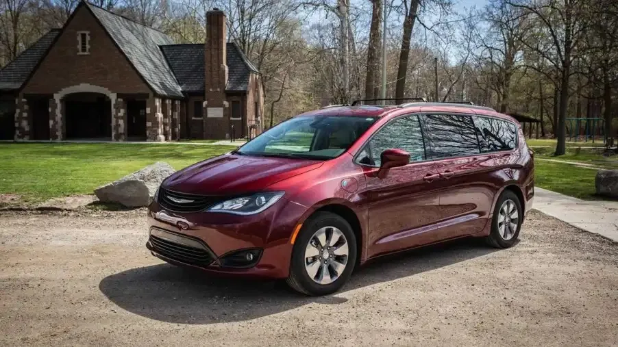 Tránh 3 mẫu xe hybrid này do gặp nhiều vấn đề.jpg