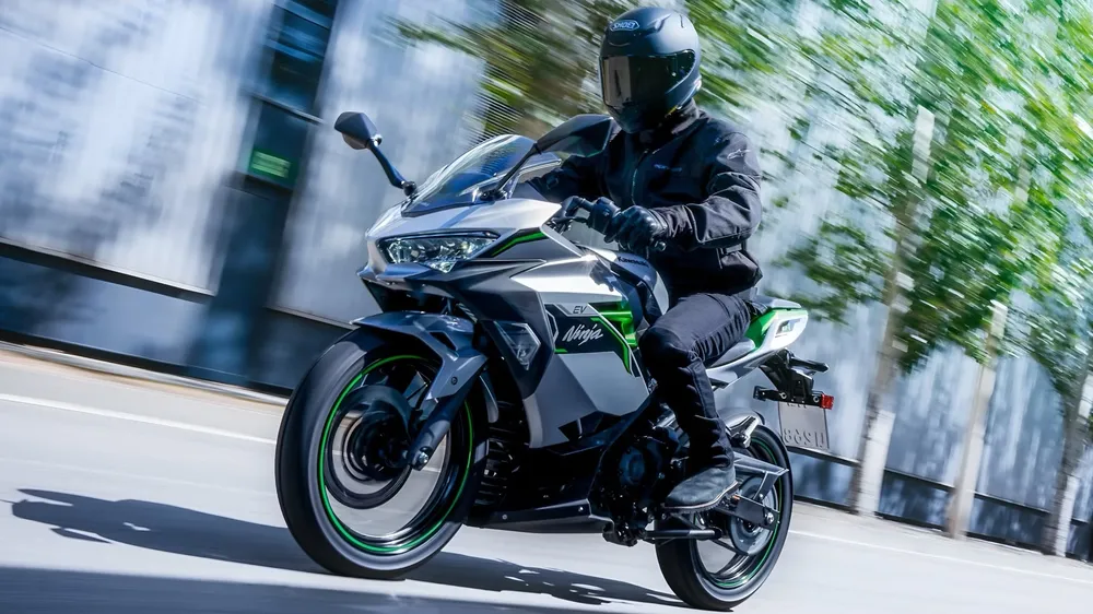 Những chiếc xe máy điện này phù hợp cho người mới bắt đầu.jpg