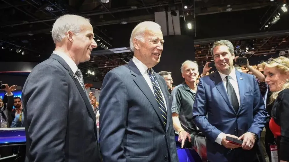 Mỹ lo ngại xe ô tô thông minh Trung Quốc do thám người Mỹ.jpg