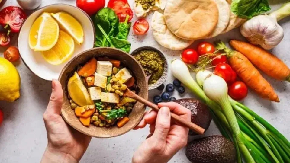 5 thói quen buổi tối đơn giản để điều hòa cortisol và kiểm soát căng thẳng.jpg