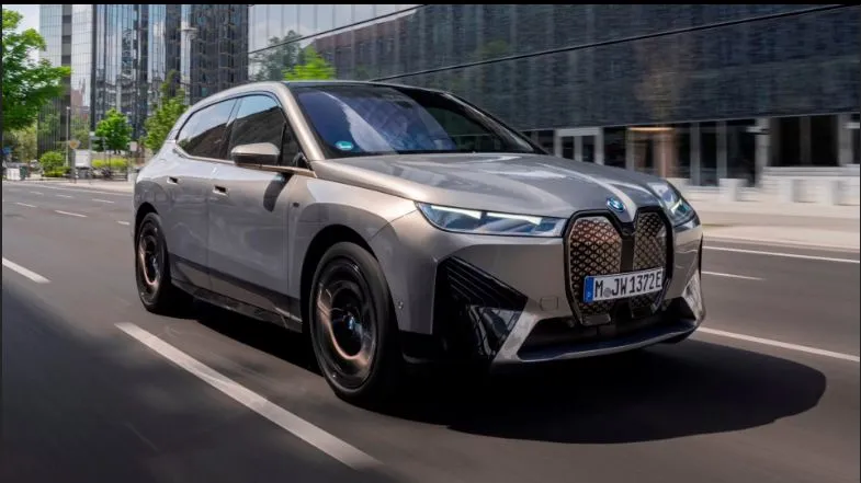 Một số xe SUV chạy điện nhanh nhất thế giới.JPG