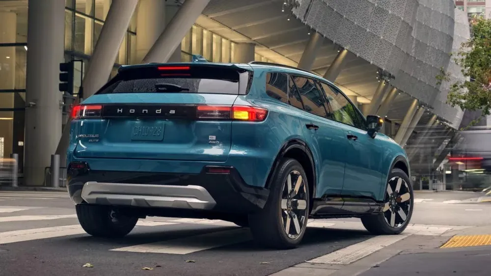 Honda sẽ cắt giảm 44% lợi nhuận của đại lý ở Canada để tài trợ xe điện.jpg