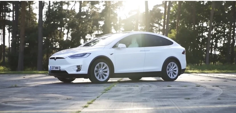 Chiếc xe đã qua sử dụng này có số điểm 25,9/100. Ảnh: Tesla. Top xe đã qua sử dụng không đáng tin cậy nhất cần tránh mua.jpg