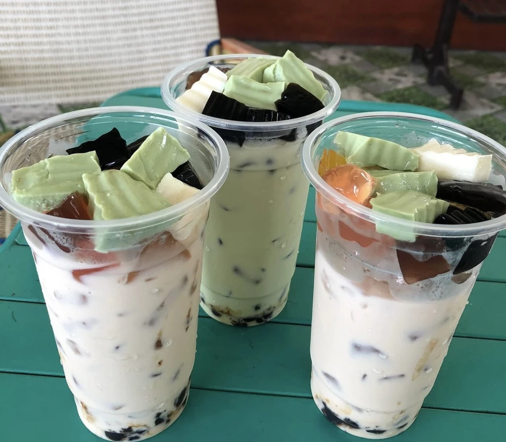Các chuyên gia dinh dưỡng đã cảnh báo về nguy cơ khi đun trà sữa quá sôi, điều này có thể làm giảm chất dinh dưỡng, tạo ra axit và có thể sinh ra chất gây ung thư. Ảnh: PHƯƠNG LÊ. Trà sữa đun quá sôi có hại cho sức khỏe không?.jpg