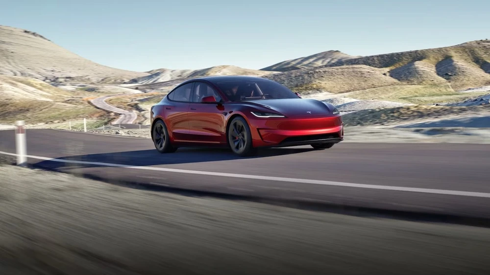 Xe điện có bộ pin lithium-ion 57,5 kWh. Ảnh: Tesla. Top 5 xe điện giá cả phải chăng nhất.jpg