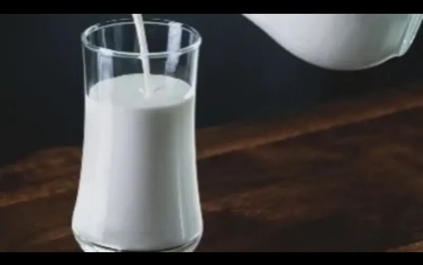 Uống quá nhiều sữa chuyện gì sẽ xảy ra?.jpg