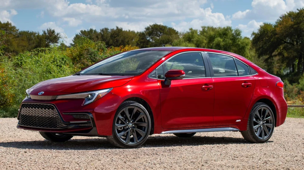 Mẫu xe hybrid có giá là 23.500 USD (khoảng 588 triệu đồng). Ảnh: Toyota. Mẫu xe hybrid dưới 750 triệu đồng cho năm 2024.jpg