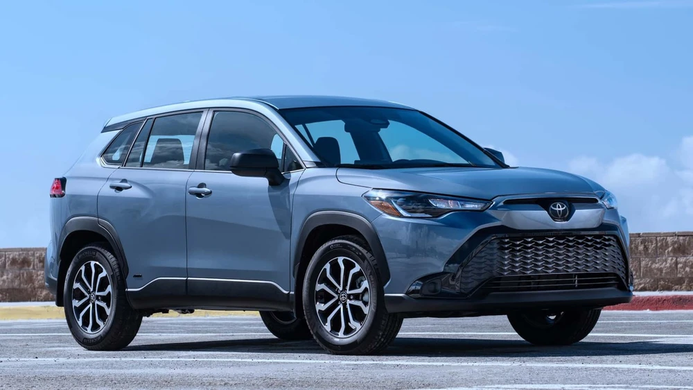 Mẫu xe hybrid có giá là 29.570 USD (739 triệu đồng). Ảnh: Toyota. Mẫu xe hybrid dưới 750 triệu đồng cho năm 2024.jpg