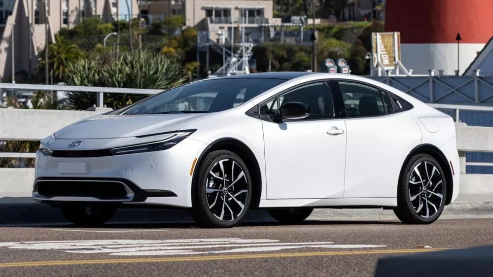 Toyota đã phát triển một động cơ đốt mới và động cơ này có thể chạy bằng xăng, nhiên liệu điện tử tổng hợp, dầu diesel sinh học và hydro. Ảnh: Toyota. Toyota đã phát triển một động cơ đốt mới có thể phát triển cùng xe điện.jpg