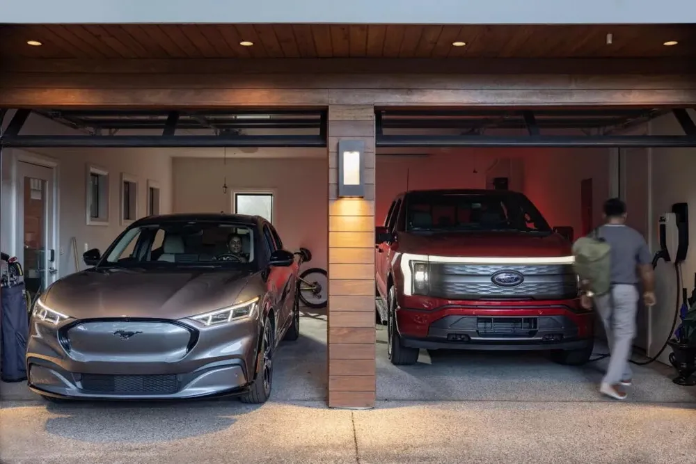 Nhà sản xuất ô tô Ford gợi ý về việc giảm giá nhiều hơn vì lo ngại lượng hàng tồn kho của đại lý ngày càng tăng. Ảnh: Ford. Ford gợi ý về việc giảm giá nhiều hơn vì lo ngại lượng hàng tồn kho.jpg