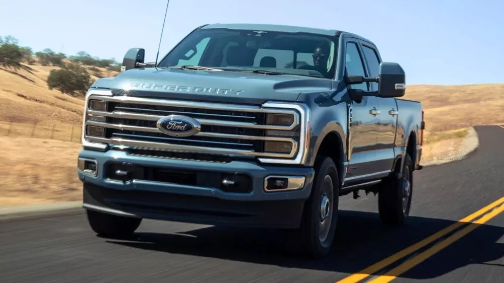 Thương hiệu Ford và GM đang từ bỏ kế hoạch sản xuất xe điện, thay vào đó sẽ sản xuất nhiều xe ô tô và xe tải chạy bằng động cơ đốt trong hơn. Ảnh: Ford. Thương hiệu Ford và GM đang từ bỏ kế hoạch sản xuất xe điện.jpg