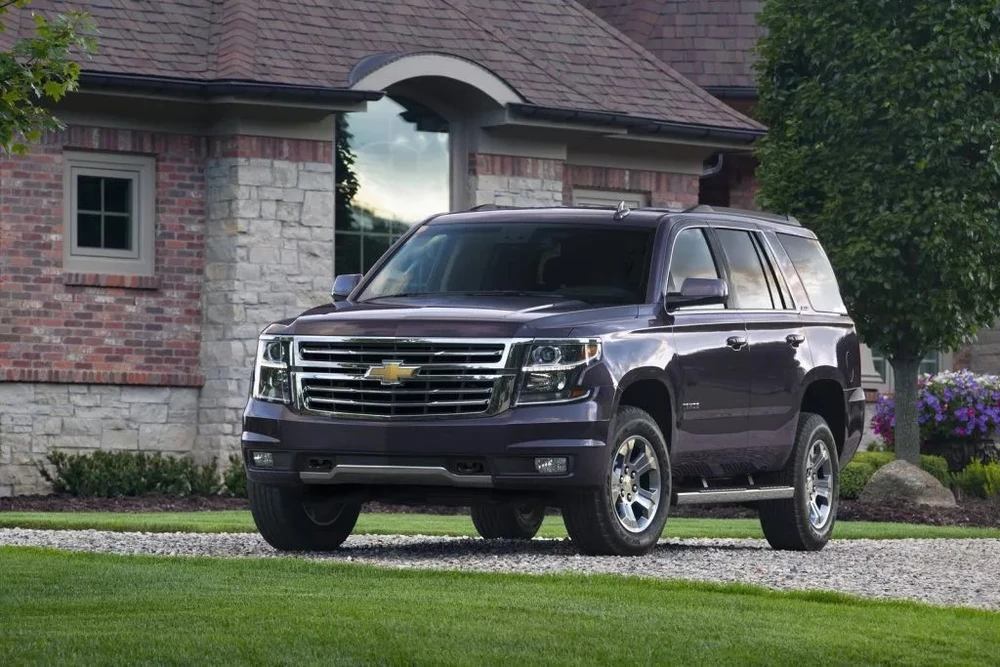 Thương hiệu GM bị nhiều khách hàng ở Mỹ kiện vì xe SUV có lớp sơn bị lỗi, dễ bị bong tróc, nứt và tách lớp phải sửa hết 10.000 USD (khoảng 250 triệu đồng). Ảnh: GM. Thương hiệu GM bị kiện vì xe SUV có lớp sơn lỗi và phải sửa chữa với giá 250 triệu đồng.jpg