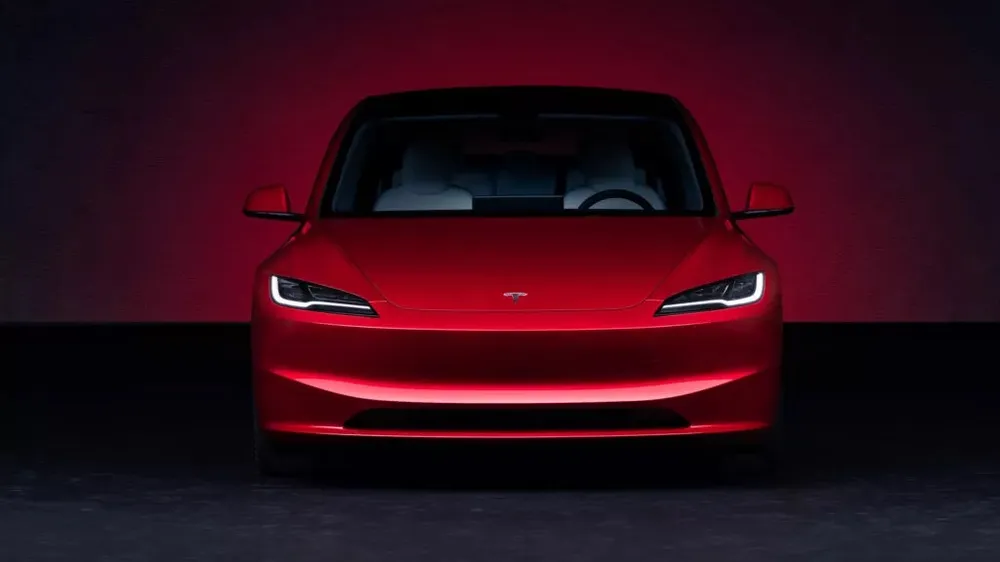 Tesla đã thông báo triệu hồi 1,85 triệu ô tô điện vì xe không phát tín hiệu cảnh báo người lái xe nắp capo chưa được đóng chặt. Ảnh: Tesla. Tesla triệu hồi 1,85 triệu ô tô điện vì nắp capo của xe chưa được đóng chặt.jpg