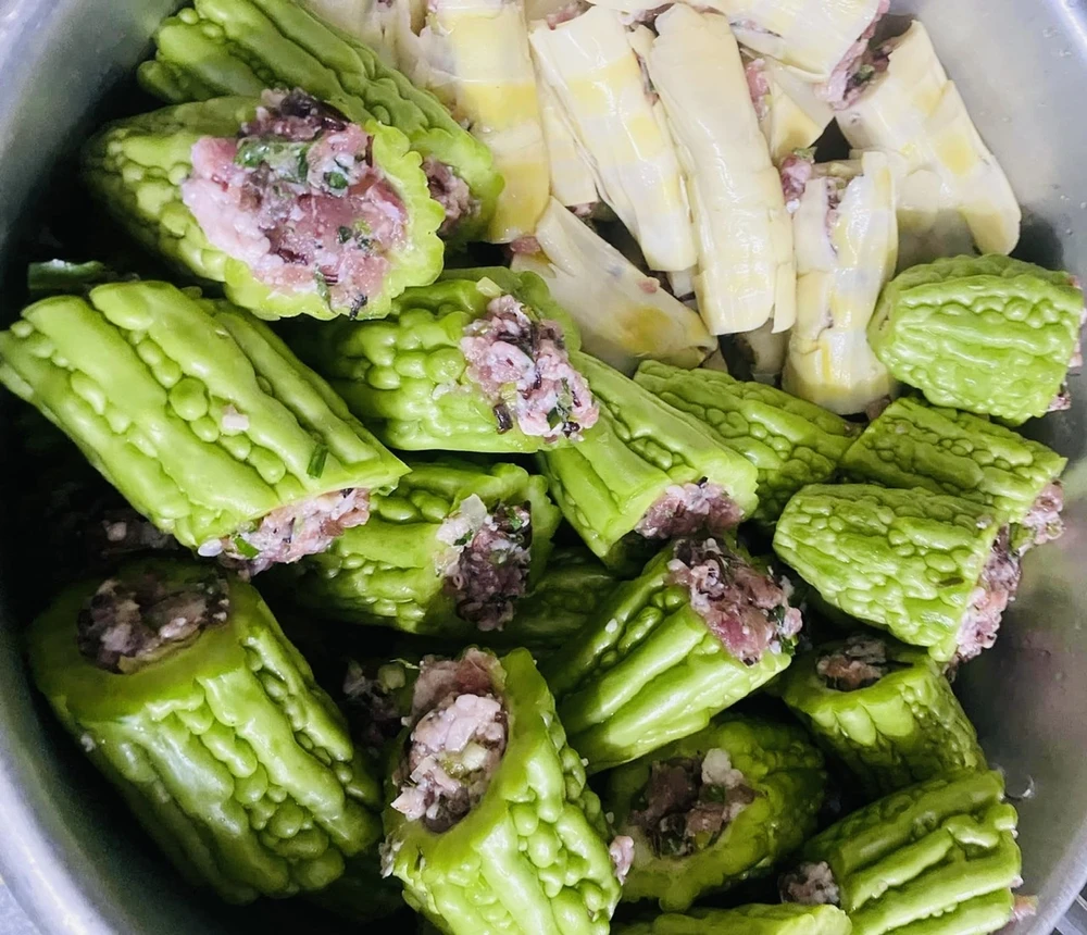 Uống nước ép mướp đắng mỗi ngày để có những lợi ích đáng kinh ngạc này.jpg