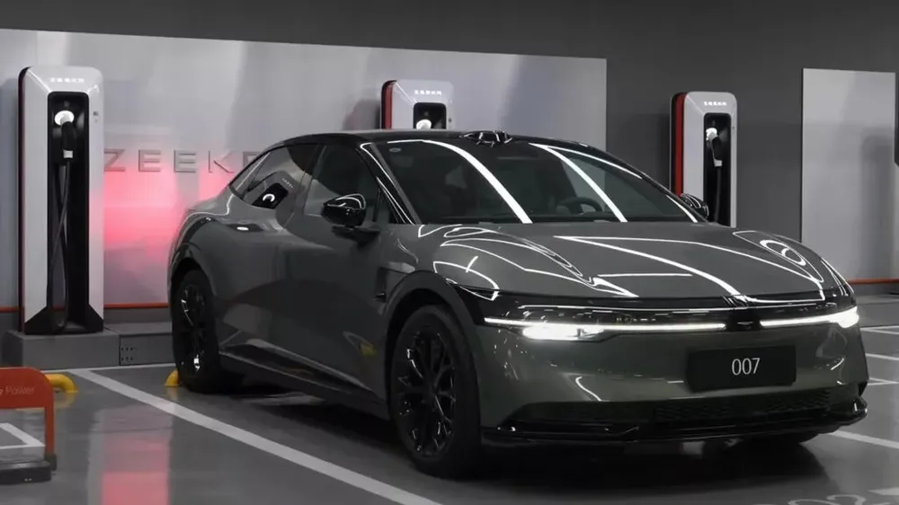 Xe điện Zeekr 007 có thể sạc 80% chỉ trong mười phút.jpg
