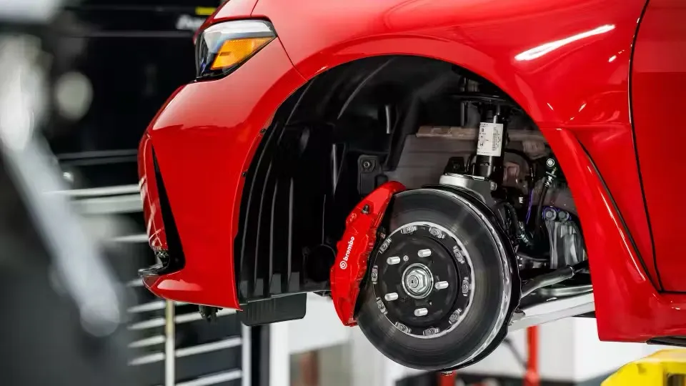 Áp suất lốp không phù hợp cũng khiến ô tô tốn xăng hơn. Ảnh: Carbuzz. Đây là 5 lý do khiến ô tô tốn xăng hơn mỗi ngày.jpg