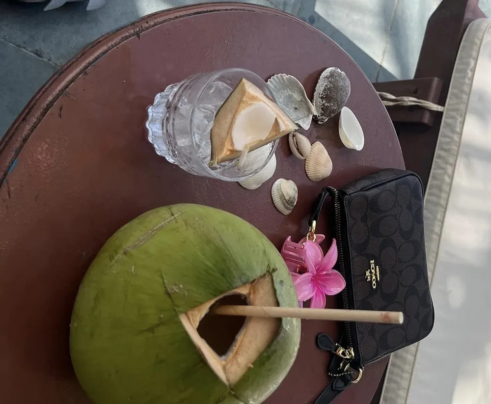 Người tiểu đường có thể uống nước dừa nhưng phải tiêu thụ cùng với chế độ ăn uống phù hợp. Ảnh: PHƯƠNG LÊ. Người bị tiểu đường có thể uống nước dừa không?.jpg