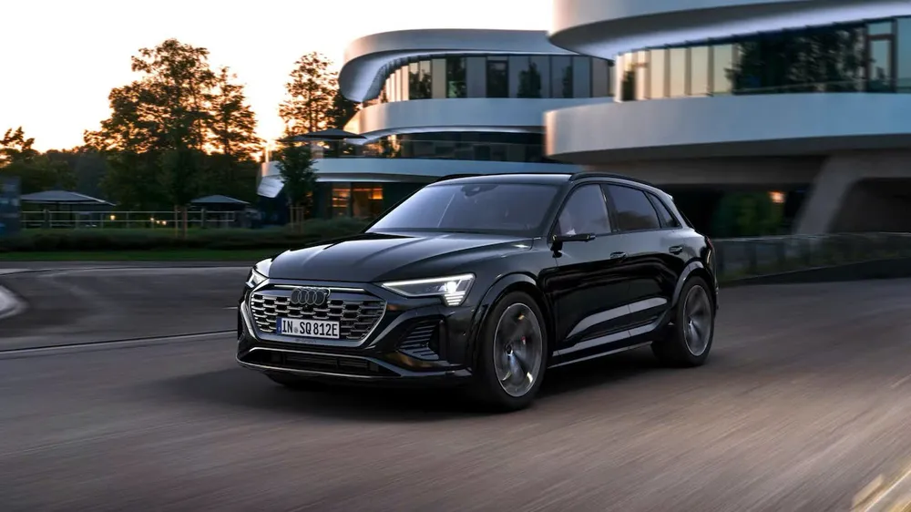 SUV điện sang trọng này được đánh giá với tổng điểm 8.8/10. Ảnh: Audi. Những chiếc SUV điện sang trọng nhất.jpg