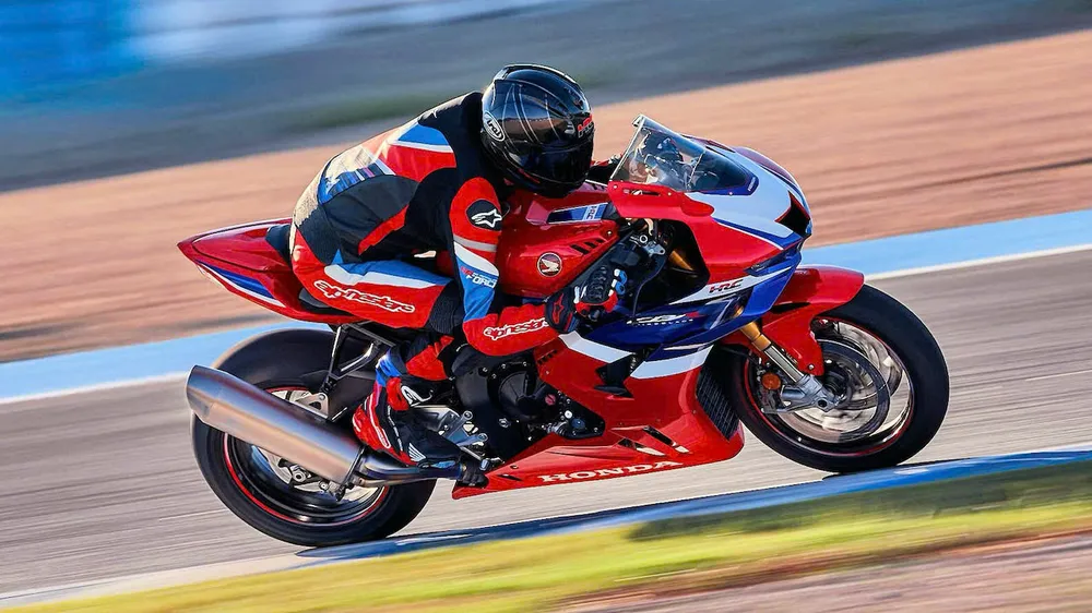 Xe máy thể thao này có công suất tối đa là 214,5 mã lực. Ảnh: Honda. Top xe máy thể thao Honda CBR mạnh mẽ nhất từ trước đến nay.jpg