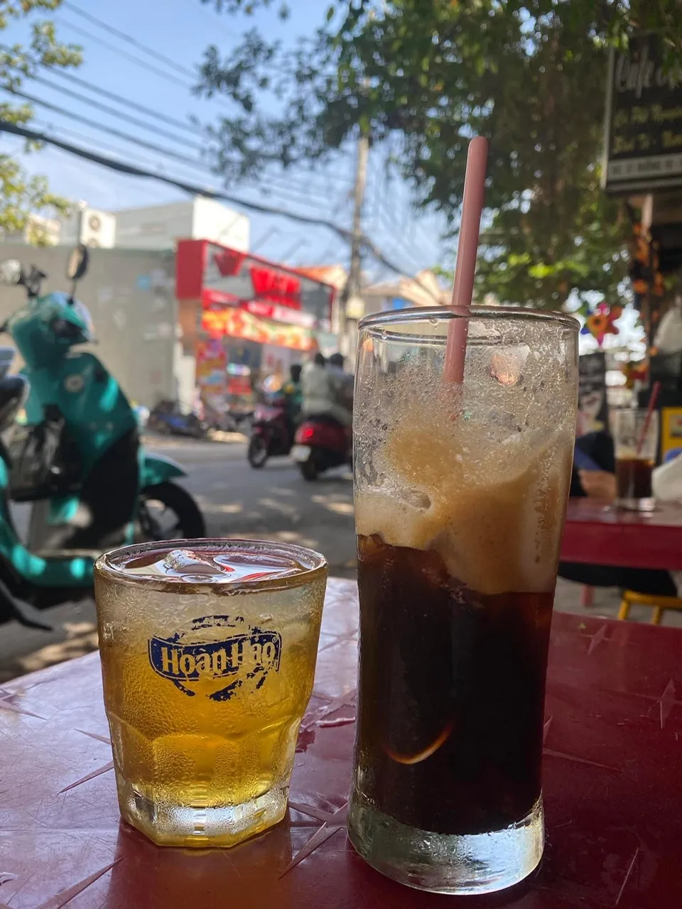 Uống nhiều cà phê hơn, nó có thể giúp bạn giảm nguy cơ tử vong sớm, đặc biệt là ở những người ngồi nhiều có lối sống ít vận động. Ảnh: PHƯƠNG LÊ. Uống nhiều cà phê hơn có thể giúp bạn giảm nguy cơ tử vong sớm.jpg