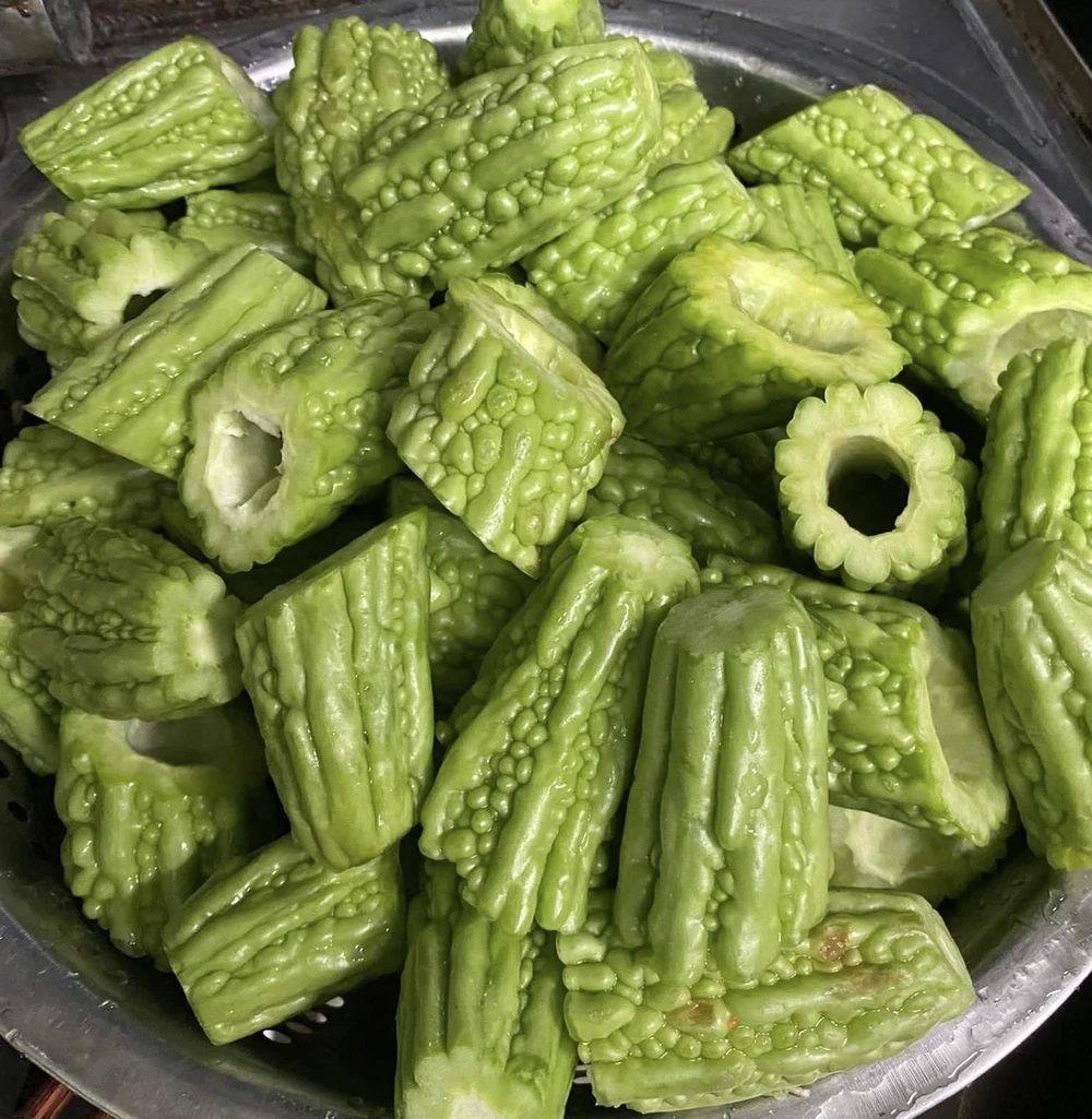 Ăn mướp đắng giúp tóc mọc nhanh hơn ít ai biết.jpg